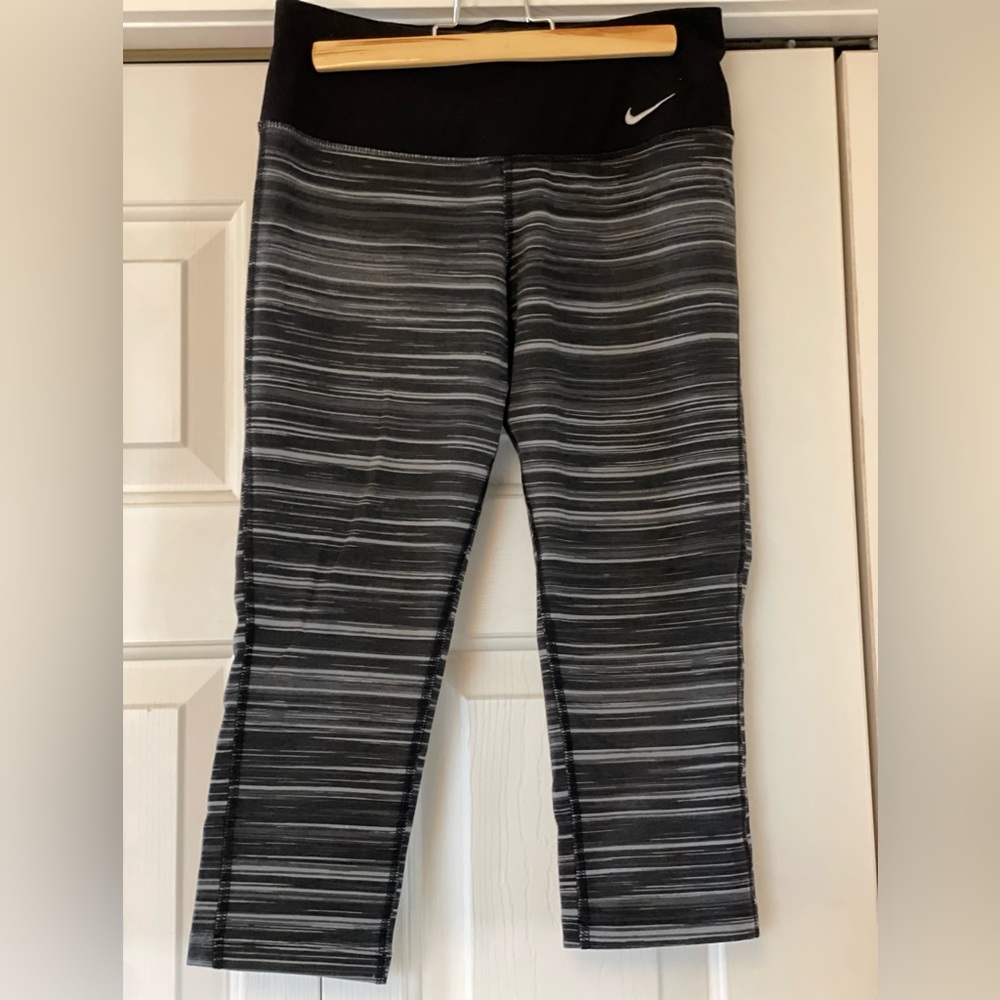 Nike capri leggings